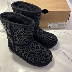 NEw UGG Classic II Glitter Leopard toddler size 10